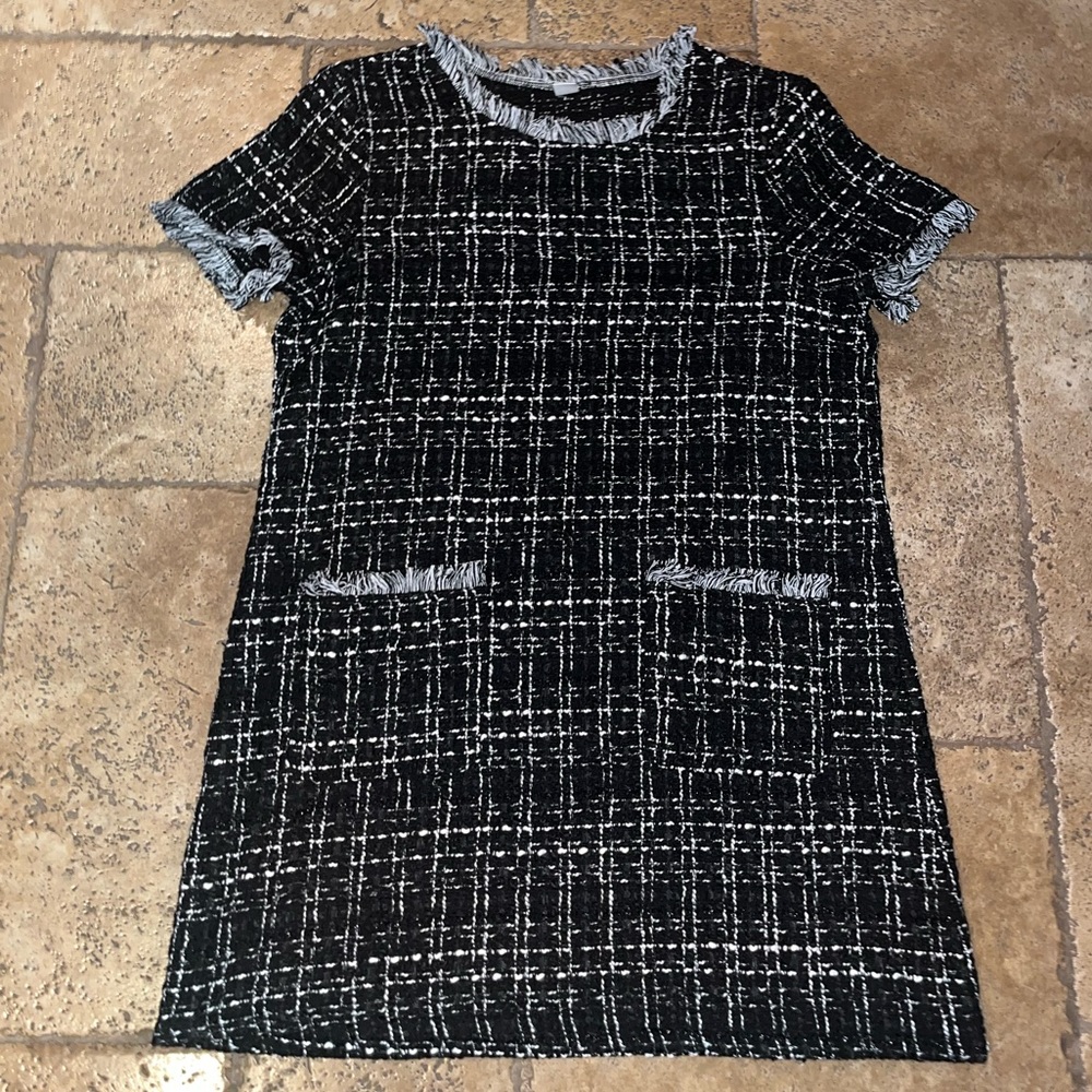 black and white tweed dress with 2 front detail pockets size L